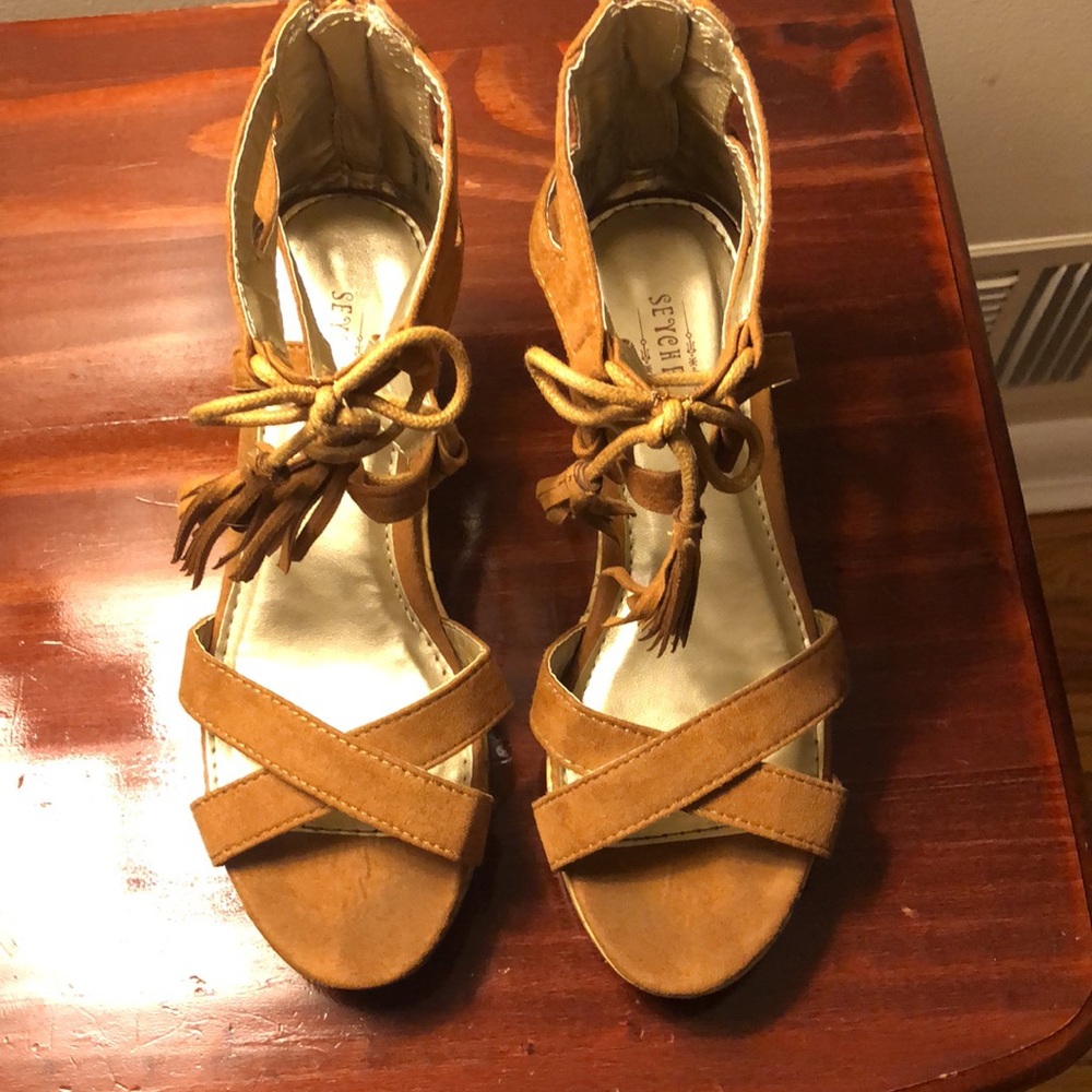 Shoes - Picture 3 of 3